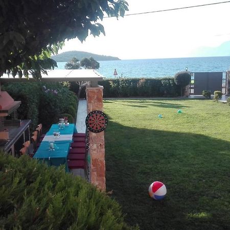 Ebony And Ivory Suites Drosia (Central Greece) Exterior photo