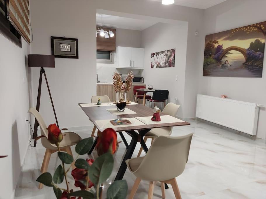 Ebony And Ivory Suites Drosia (Central Greece) Exterior photo