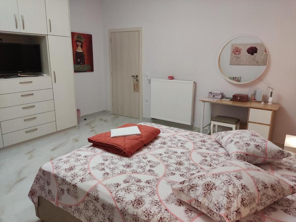 Ebony And Ivory Suites Drosia (Central Greece) Exterior photo